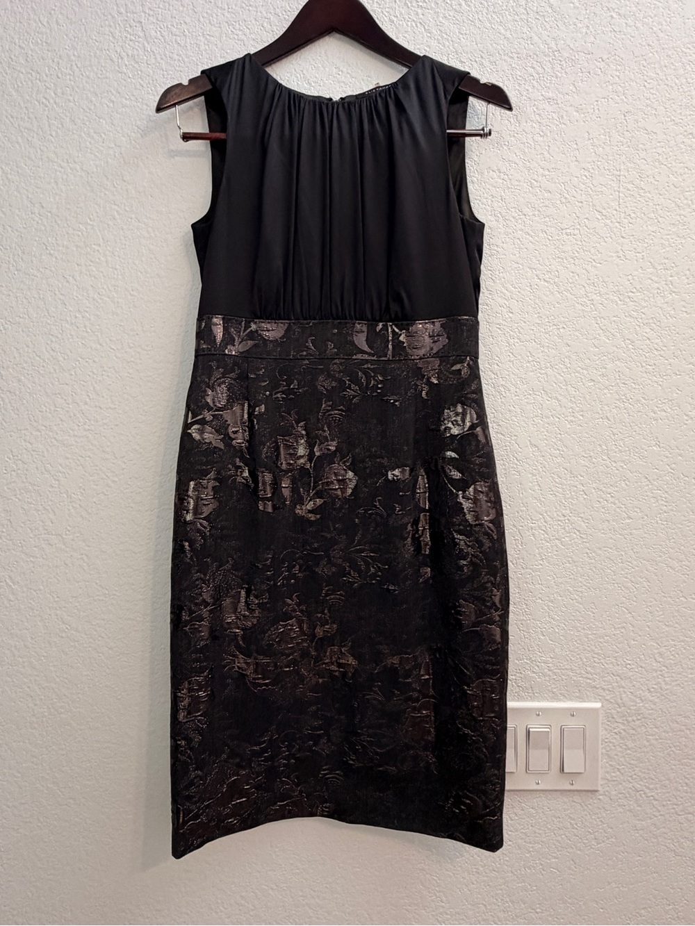 Elie Tahari Black Floral Jacquard Sheath Dress